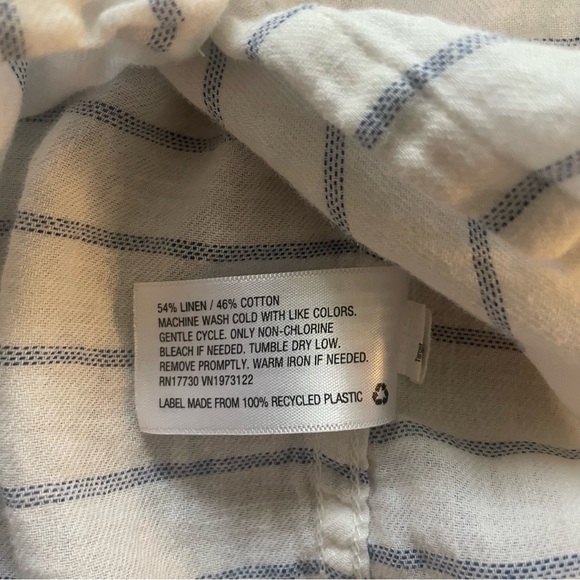 Women’s Target Universal Thread Blue/White Stripe Short Sleeve Button Down XS - Picture 3 of 3